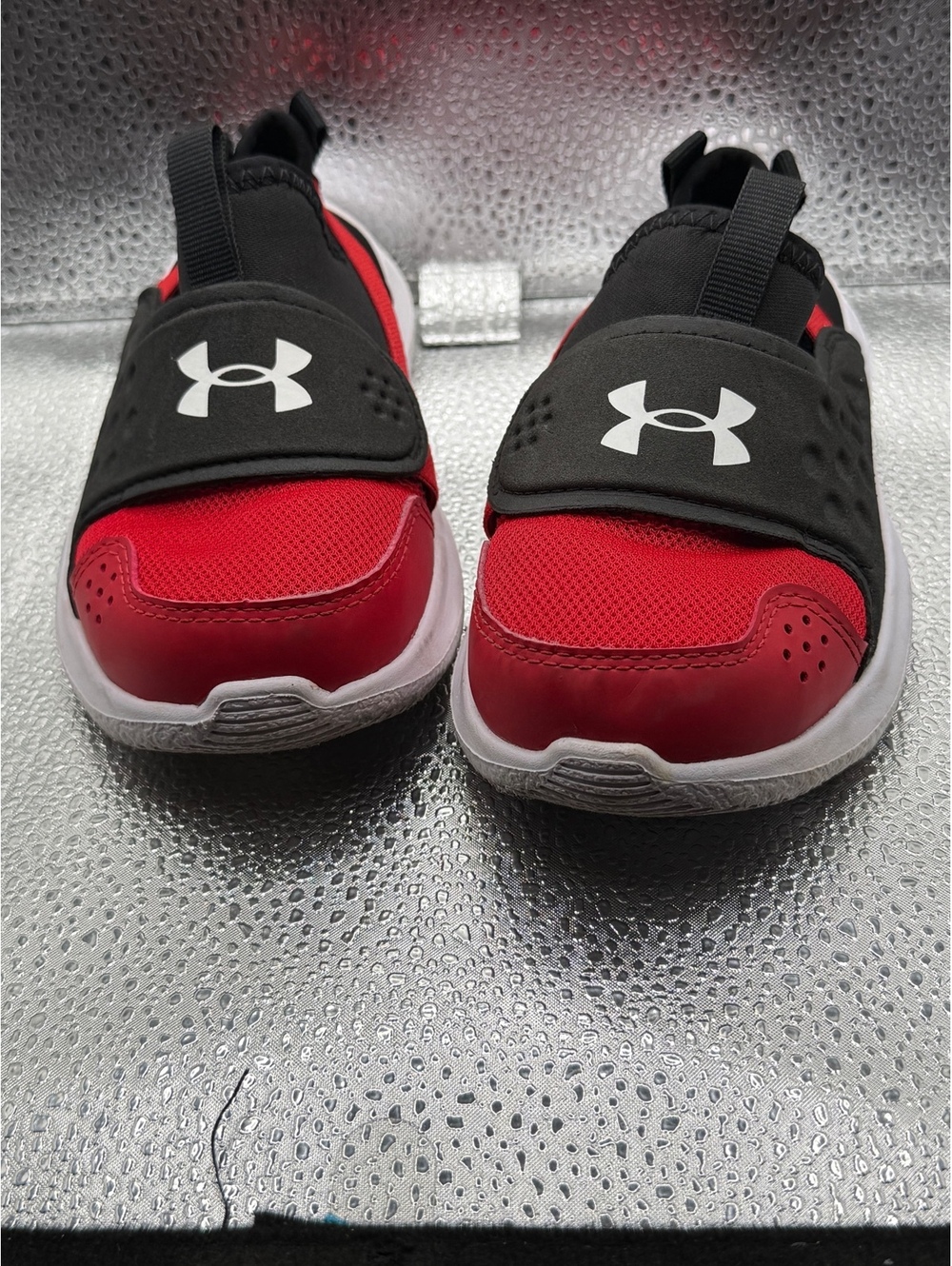 Under Armour Red and Black Athletic Shoes Size 9K